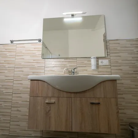 ゲストハウス Domoblu In Centro 3*